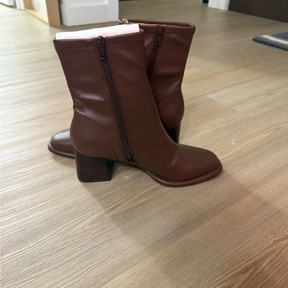 NWT Steve Madden Faux leather Pammy brown bootie - size 7.5 - Picture 9 of 13